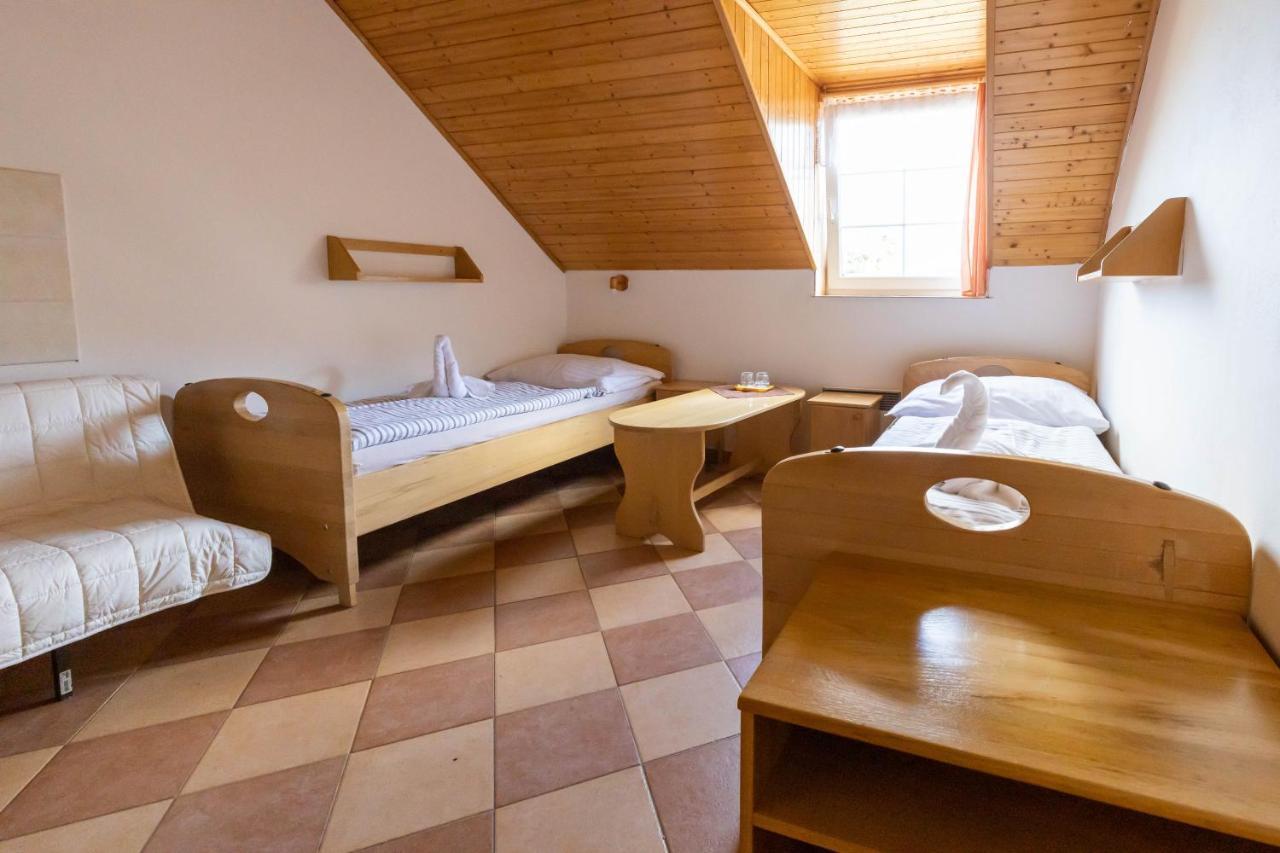 Horsky Hotel Rajska Bouda Malenovice  Buitenkant foto