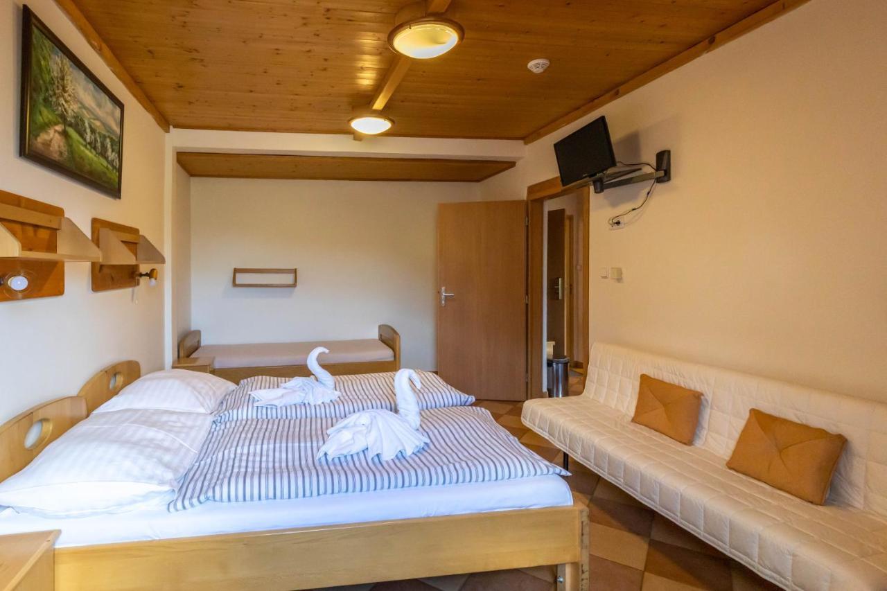 Horsky Hotel Rajska Bouda Malenovice  Buitenkant foto
